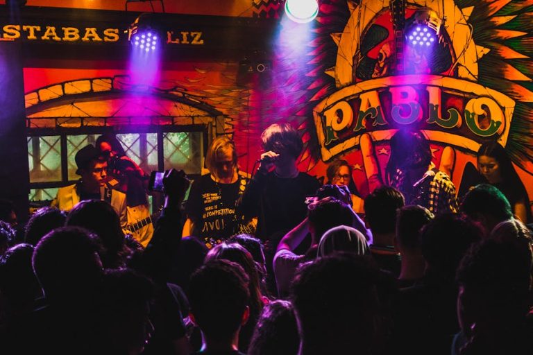 英超盘口大揭秘：從草根球迷到賭盤專家的故事